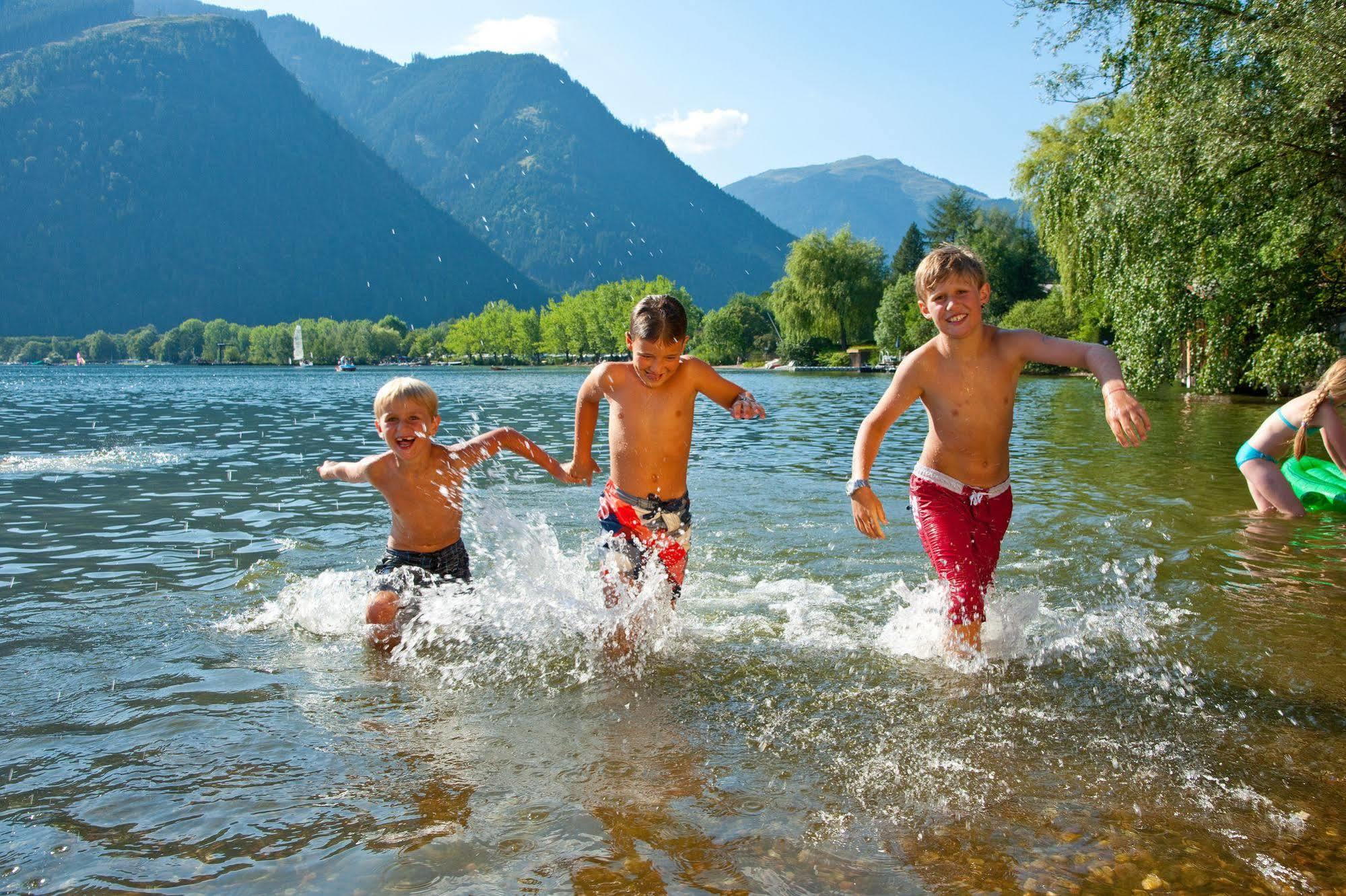 Chaletdorf Zellersee Майсхофен Экстерьер фото
